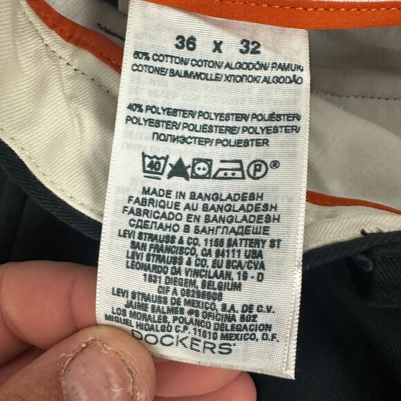 Dockers D3 Classic Fit Mens Black Flat Front Chino Pants Size 36x32 - Picture 4 of 5